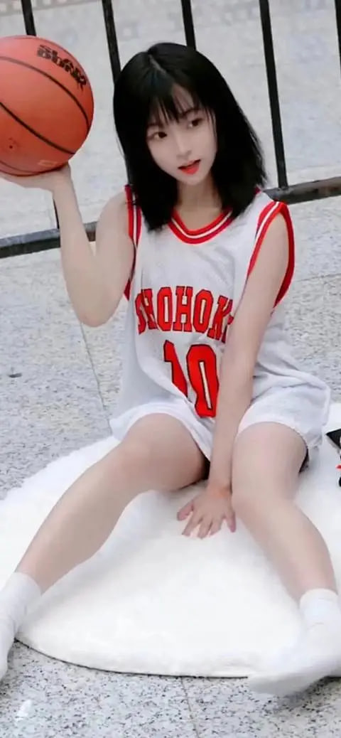 欧洲杯主题曲：足球与商业的旋律共鸣